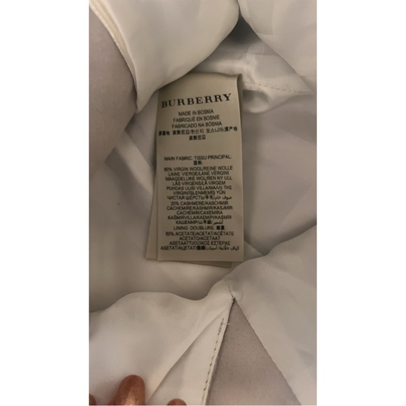 New* Burberry Prorsum Cream Wool Trench
Coat - Picture 6 of 8